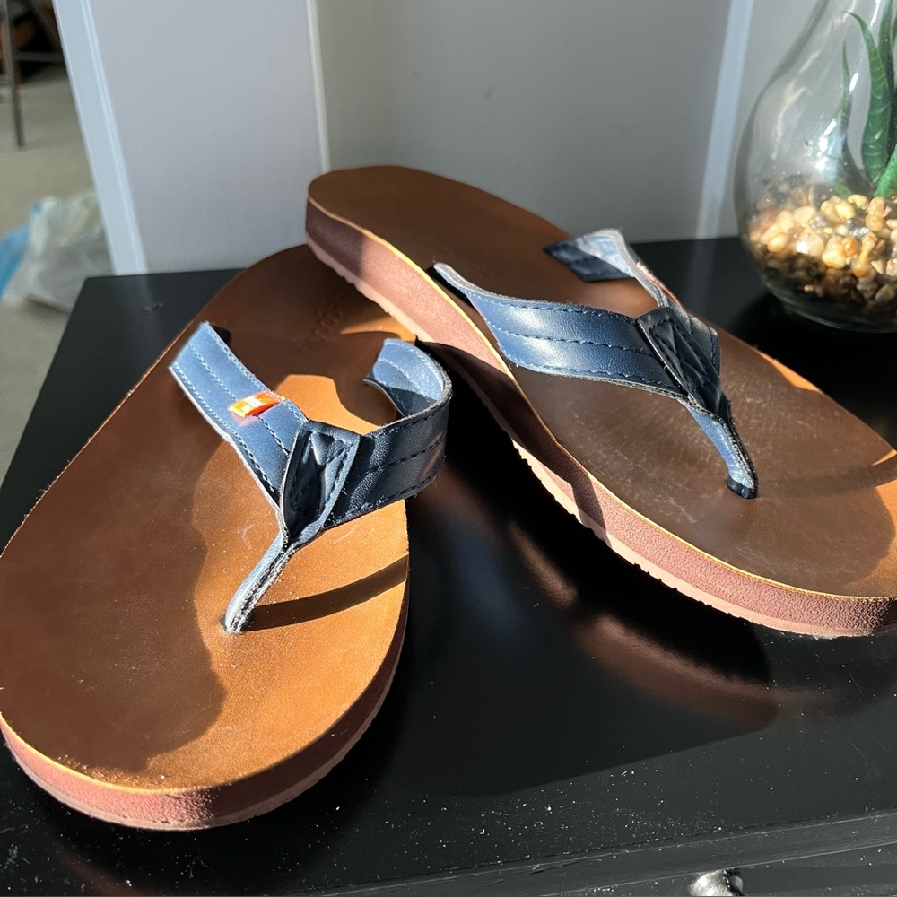 Feelgoodz Kinderz pillow soft Leather Sandal Sz 9